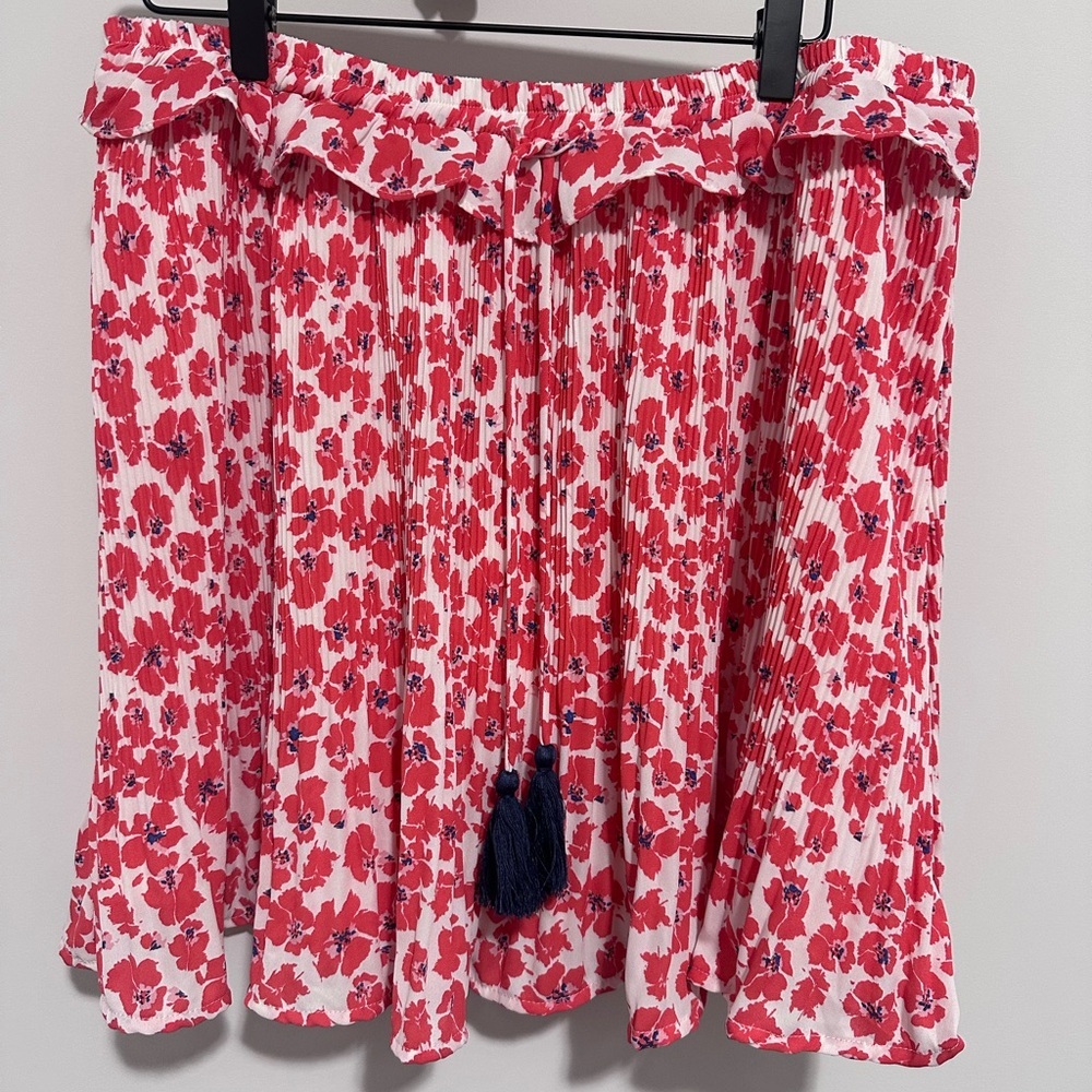VOY Coral Pleated Floral Skirt